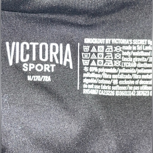 4 Pairs of leggings 1 athletic shirt with built in bra - Picture 9 of 15